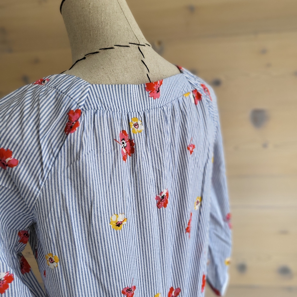 Old Navy Stripe and Floral Top size XS - Picture 4 of 5